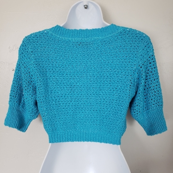 Free People Beach NWOT Women's Small Bright Blue Crochet Knit Crop Top Cardigan - Picture 3 of 6